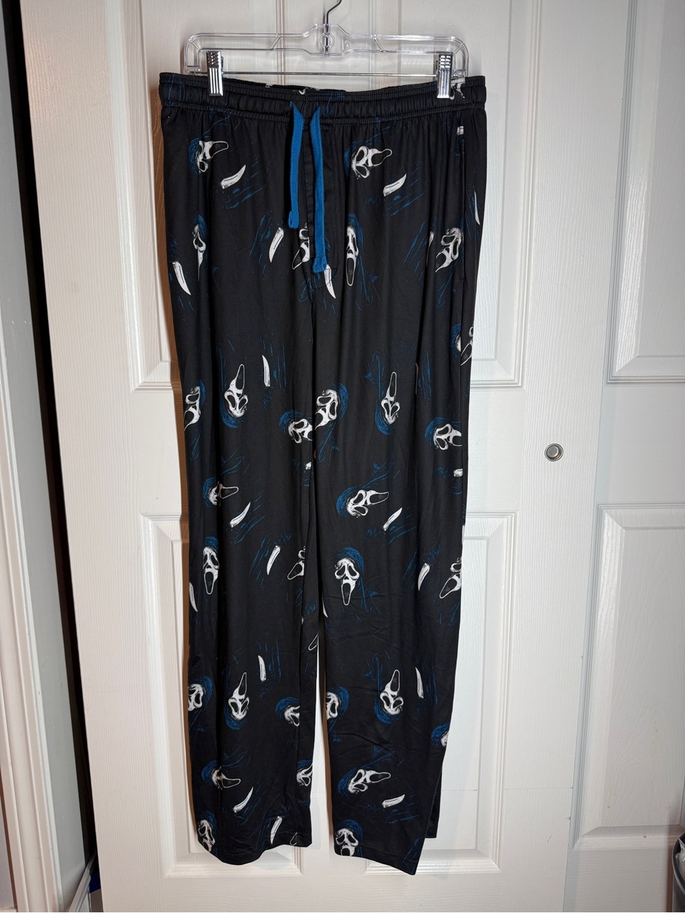 Comfortable black lounge pants with an elastic waistband pajamas